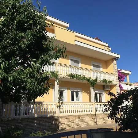 Ljubica Apartment *